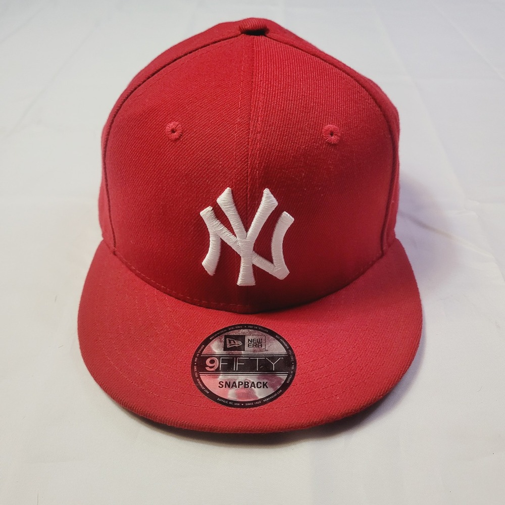 New Era Mens 9FIFTY Snapback Hat OSFA Red NY Yankees Embroidered Flat Brim Cap